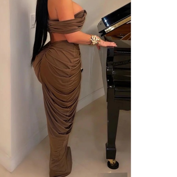 Two piece skirt set - Picture 2 of 2